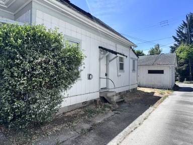Main picture of 513 NW A St