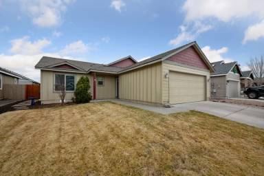 Main picture of 953 SW 25th Ln