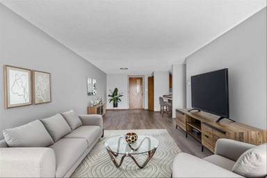 Main picture of 296 Main St