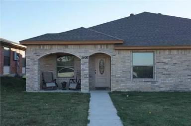 Main picture of 3404 Colonial Dr
