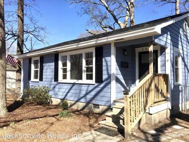 Main picture of 203 Red Oak St