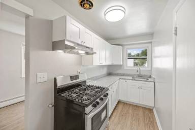 Main picture of 600 Main and 509 Montgomery Streets