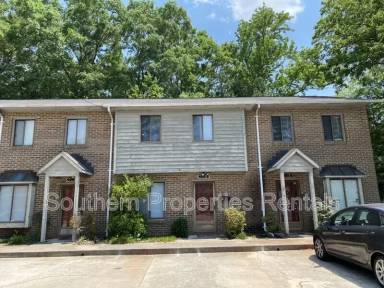Main picture of 400 N Steele St
