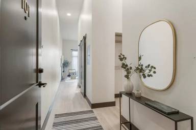Main picture of 111 Greenwood - 101