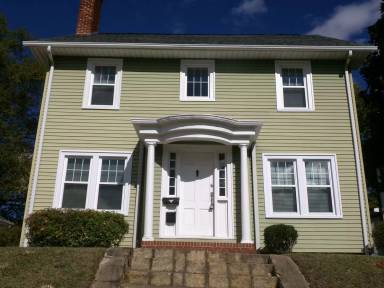 Main picture of 1529 W 1st St
