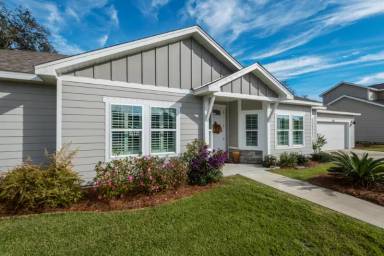 Main picture of 215 Wiregrass Ln