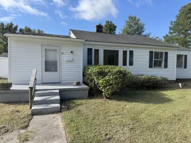 Main picture of 305 Miller Blvd