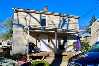 Main picture of 270 W Bruce St