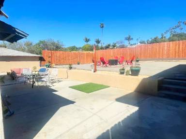 Main picture of 525 N Citrus Ave