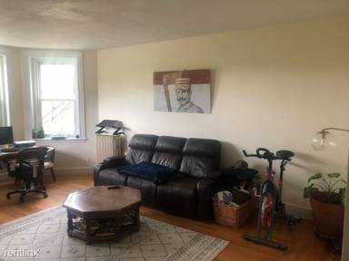 Main picture of 33 Stearns Rd