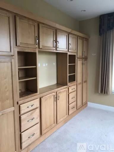 Main picture of 1030 Crest Way