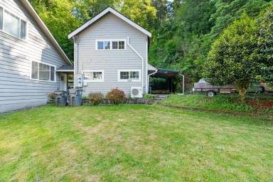 Main picture of 710 Grand Ave