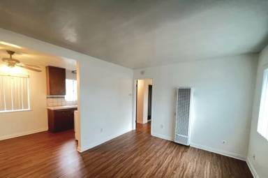 Main picture of 2596 Jefferson St