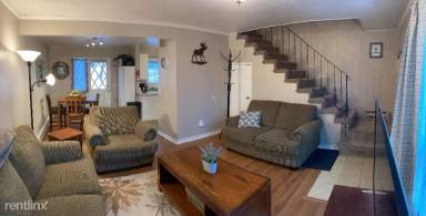 Main picture of 4424 Campus St