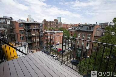 Main picture of 658 Massachusetts Ave