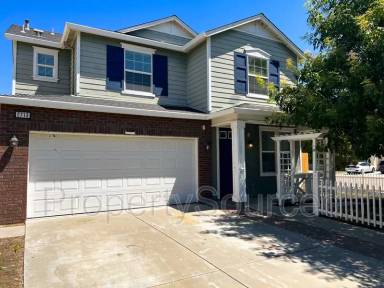 Main picture of 2791 Nostalgia St