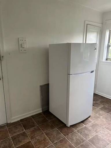 Main picture of 1010-1062 40 St