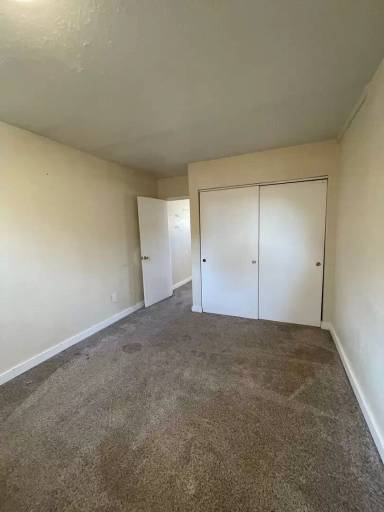 Main picture of 1529 1/2 Oak St