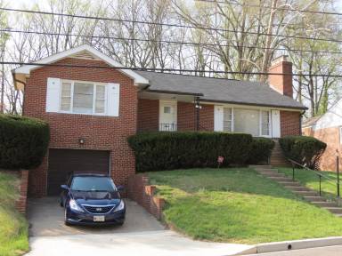 Main picture of 1835 Tulip St NW