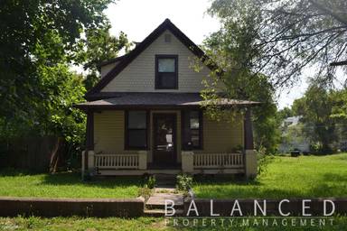 Main picture of 1110 SW Woodward Ave
