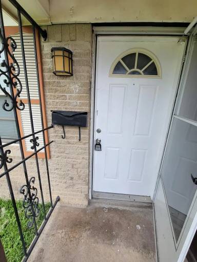 Main picture of 2861 Maple Dr