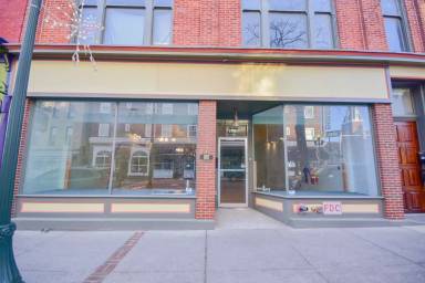 Main picture of 205 N Queen St