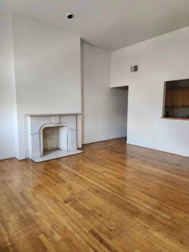 Main picture of 13 W Preston St