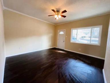Main picture of 207 E 15th Ave