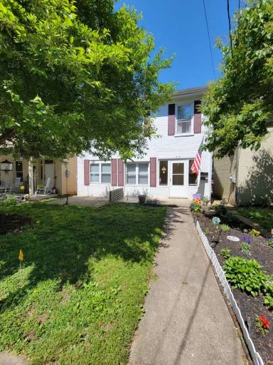 Main picture of 213 S Washington St