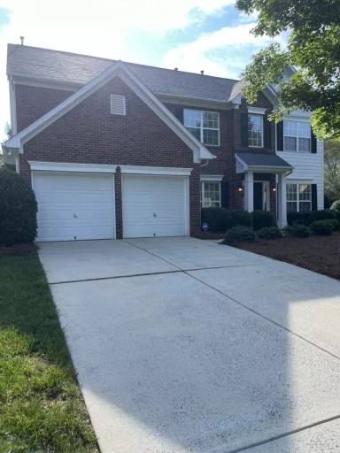 Main picture of 106 Runningdeer Dr