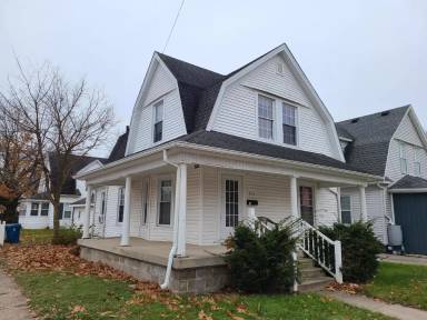 Main picture of 723 E Lawrence St