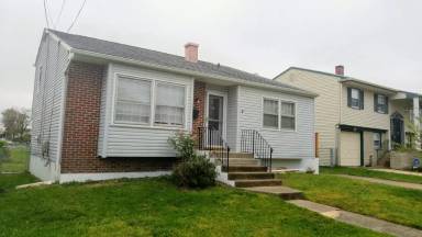 Main picture of 19 Packard Ave