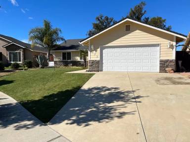 Main picture of 472 Grove Ln