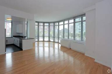 Main picture of 40 Center Blvd Lic