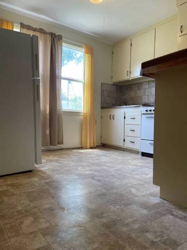 Main picture of 706-708 W 1st St Duplex