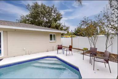 Main picture of 3716 W Oklahoma Ave