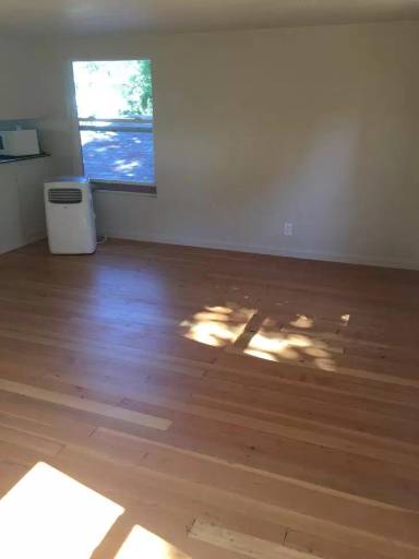 Main picture of 842 NE Maple St