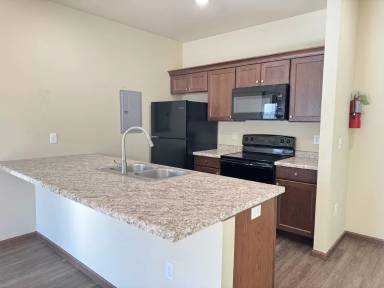 Main picture of 902 N High St