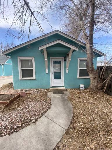 Main picture of 3965 S Broadway