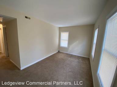 Main picture of 320 Douglas St