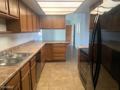 Main picture of 4123 W Wagon Wheel Dr