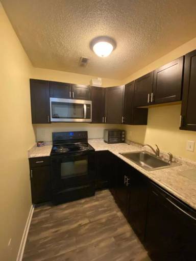 Main picture of 1324 Bradley Dr