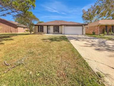 Main picture of 2860 N Remington Dr