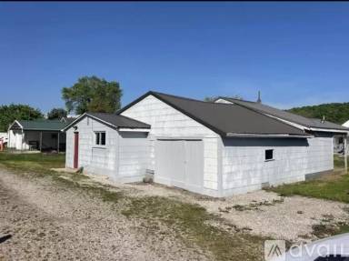 Main picture of 108 S 2nd Ave