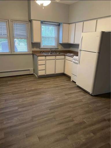 Main picture of 2084 W 4th St