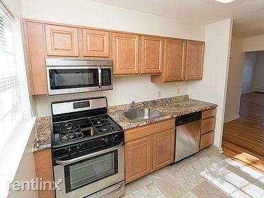 Main picture of 70 Berkshire Pl