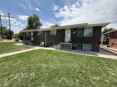 Main picture of 2424 W 11th St