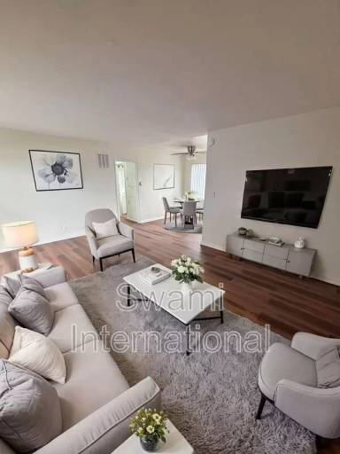 Main picture of 2300 W El Segundo Blvd