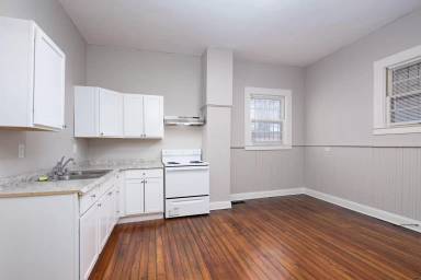 Main picture of 564 Pemberton St