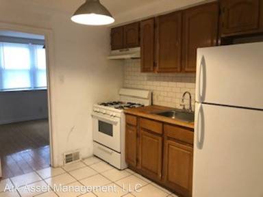 Main picture of 200 E Albanus St